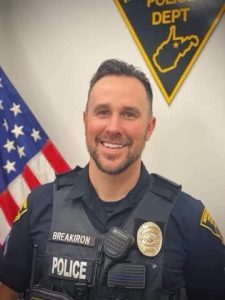 Hundreds attend Celebration of Life service for MPD officer - thousands attended viewings